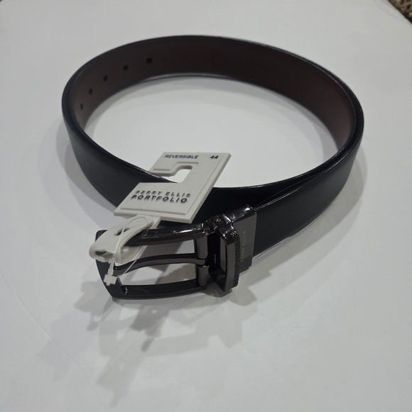 Perry Ellis Other - NET Perry Ellis Reversible Black/Brown Leather Belt Sz.44/110